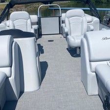 Bentley Pontoons Bentley 220 Navigator