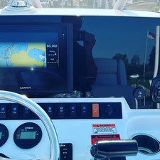 Sea Ray hunt ultra 211