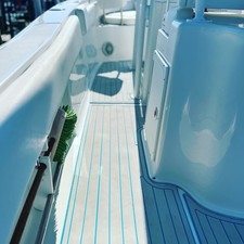 Sea Ray hunt ultra 211