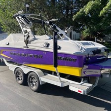 Malibu Wakesetter 22 MXZ