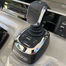 Robalo centre console r272