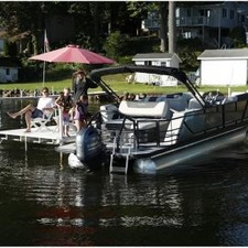 Sunchaser Boats Geneva Cruise 22 LR DH