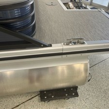 Bennington 23 SSBX