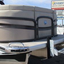 Premier Pontoons Grand Entertainer