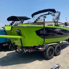 Bayliner Heyday WT-Surf