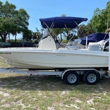 Boston Whaler 210 Dauntless