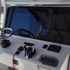 Sportsman Open 302 Center Console