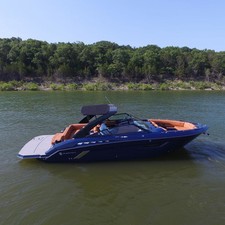 Cruisers Yachts 338 South Beach Edition - Bow Rider