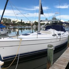 Hunter 44 Aft Cockpit