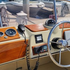 Skipjack 25 flybridge