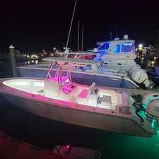 Intrepid 26 center console