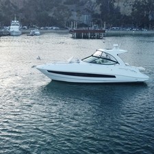 Cruisers Yachts 35 Express