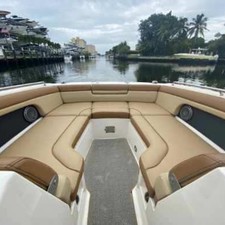 Sea Ray 270 Sundeck Outboard