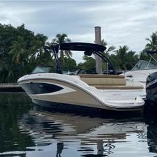 Sea Ray 270 Sundeck Outboard