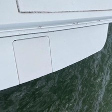 Sea ray 330 express cruiser