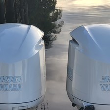 Robalo R317 Dual Console