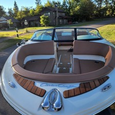 Chris-Craft Carina 21