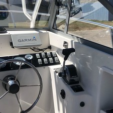 Robalo 2140 walkaround