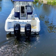 Boston Whaler 305 Conquest