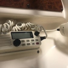 Sea ray 260 bow rider select