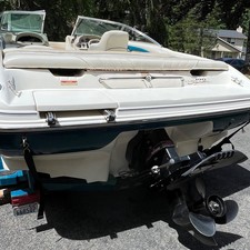 Sea ray 260 bow rider select