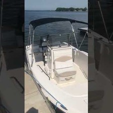 Robalo centre console r180