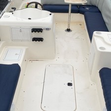 Hurricane fundeck 232