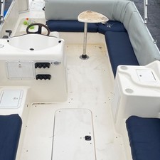 Hurricane fundeck 232