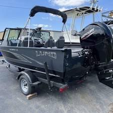 Lund Boats 1875 Impact Sport