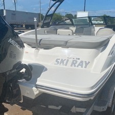 Sea Ray SPX 210 OB
