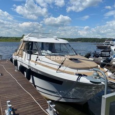 Jeanneau 885 Merry Fisher