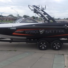 Malibu Wakesetter 22 MXZ