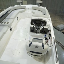 Hurricane 201 sundeck sport