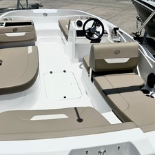 Hurricane SunDeck Sport 185 OB
