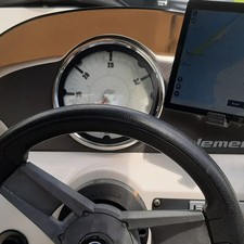 Bayliner Element F16