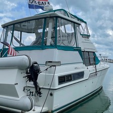 Carver 350 Aft Cabin