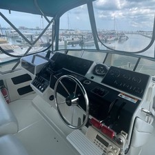 Carver 350 Aft Cabin