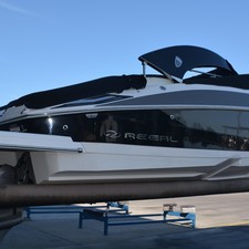 Regal 2500 Bowrider
