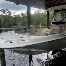 Boston Whaler 270 Dauntless
