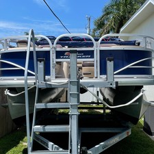 Sun Tracker Fishin Barge 22 DLX