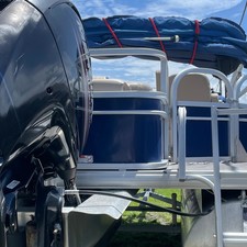 Sun Tracker Fishin Barge 22 DLX