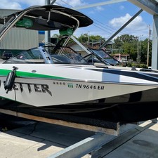 Malibu Wakesetter 23 LSV