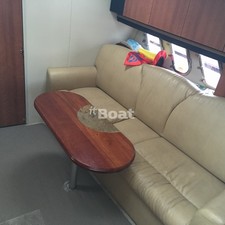 Cruisers Yachts 330 Express