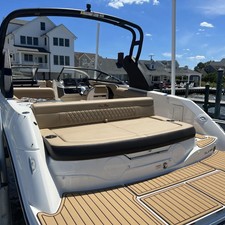 Sea Ray 230 SLX
