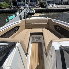 Sea Ray 230 SLX