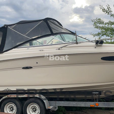 Sea ray 225 weekender