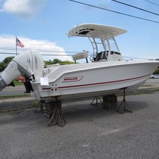 Boston Whaler 230 Outrage