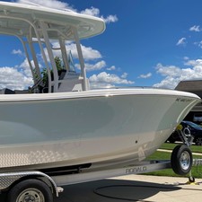 Robalo R23