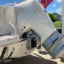 Robalo R23