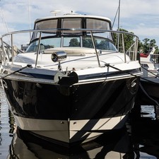 Chaparral 370 Signature Cruiser
